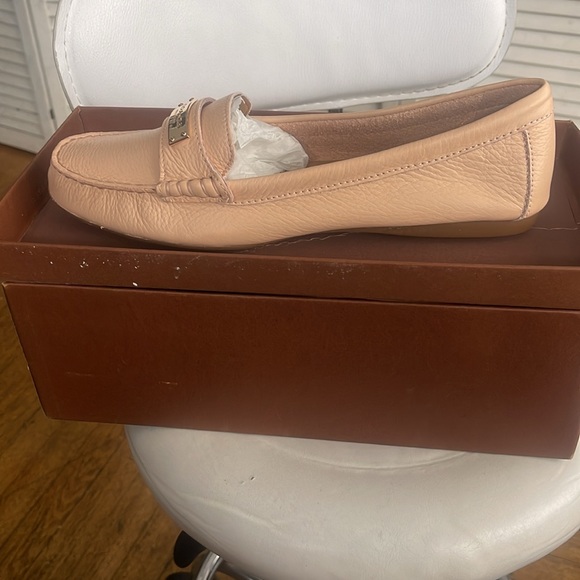 Coach Light Peach Color - Picture 2 of 3